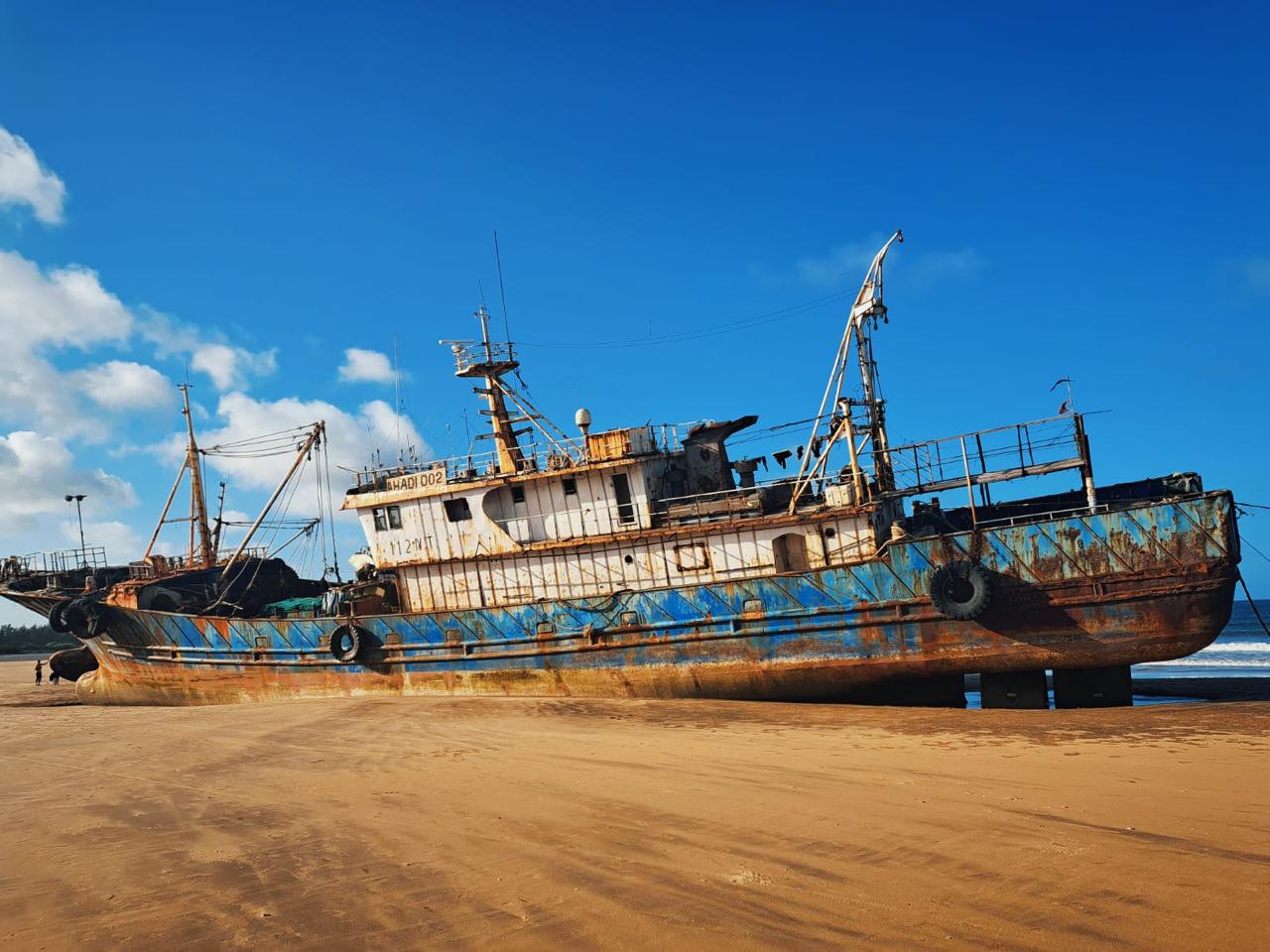 #45 - Ahadi 002 -- Port Side